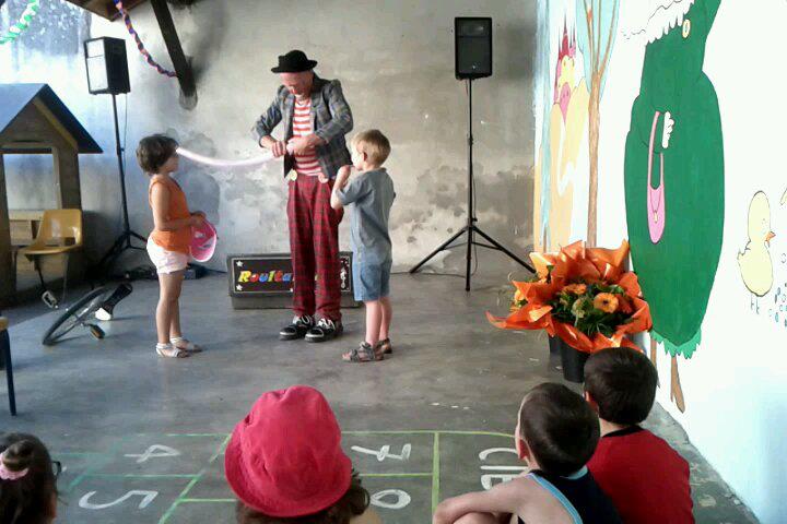 Spectacles de cirque, fêtes foraines, arbres de noël